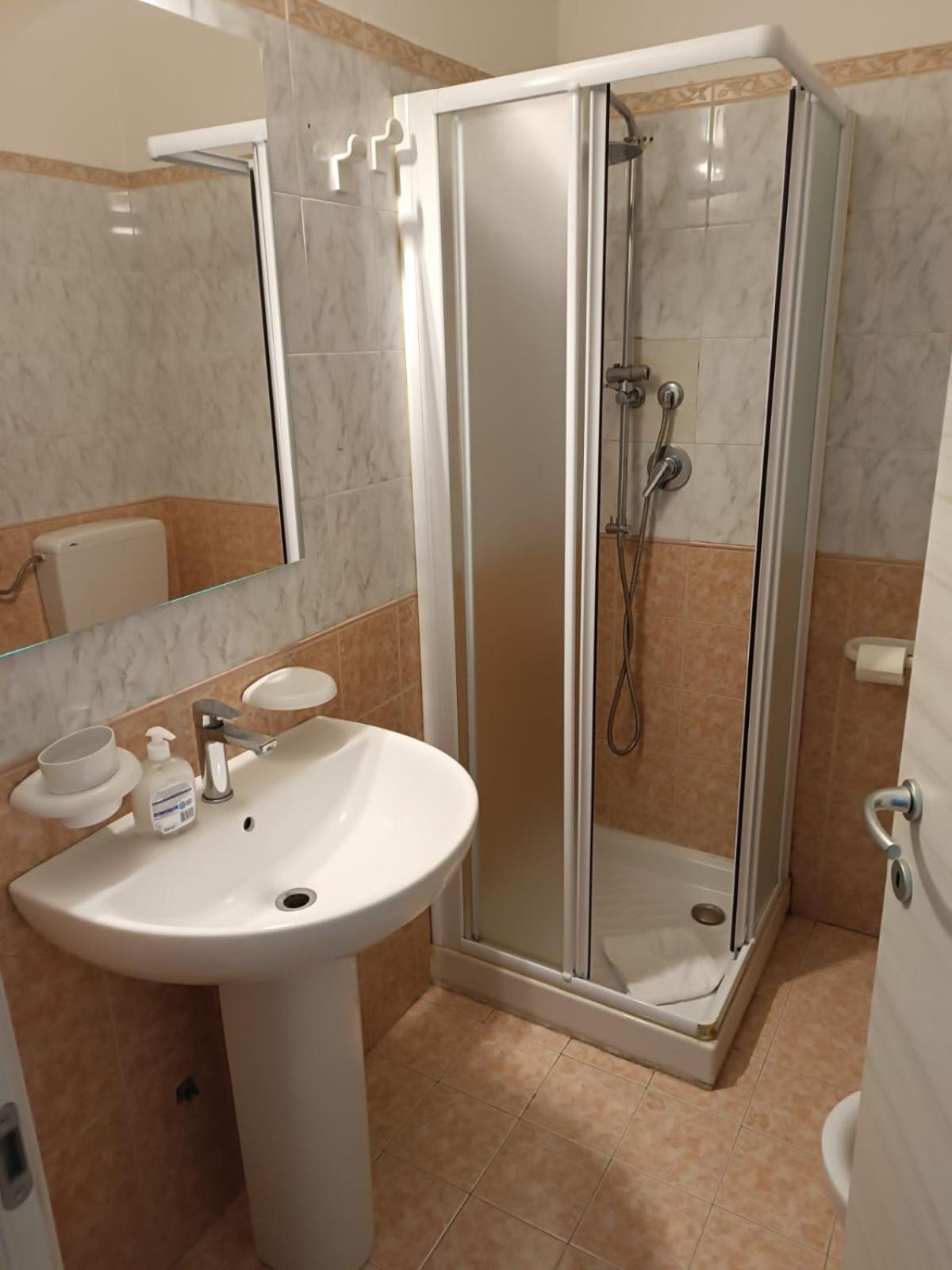 Hotel Fitness Парма Екстериор снимка